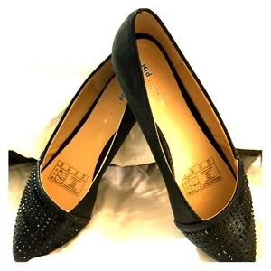 NWOT stunning black flats